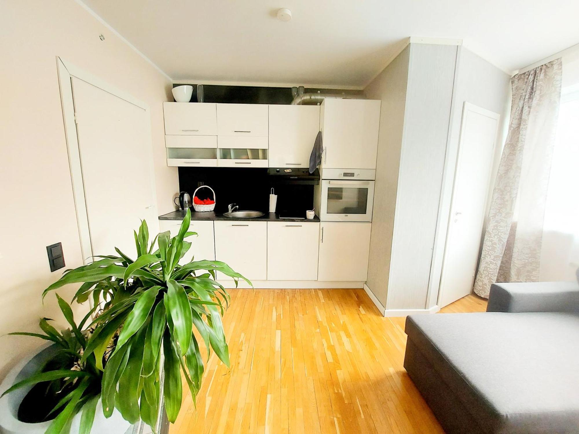Appartamento Cofy - Centrally Located, Quiet District, Air-conditioning, Free Parking, 24-7 Express Check-in-out, Close To Sea And Everything Need For Living!