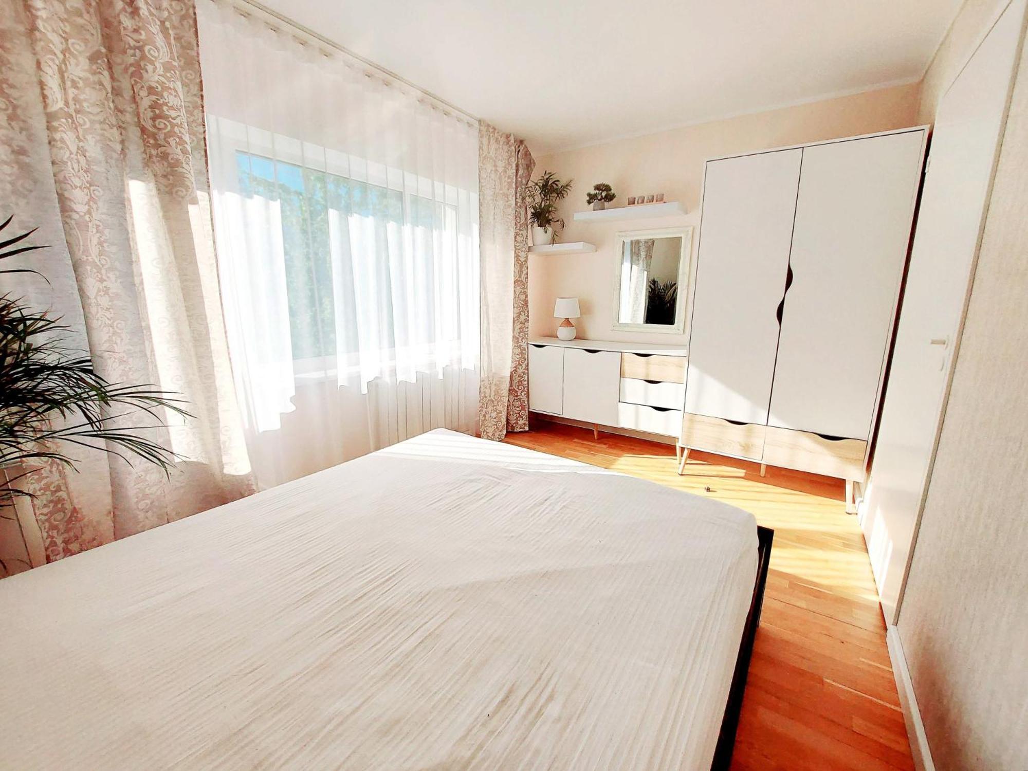 Cofy - Centrally Located, Quiet District, Air-conditioning, Free Parking, 24-7 Express Check-in-out, Close To Sea And Everything Need For Living! Reval