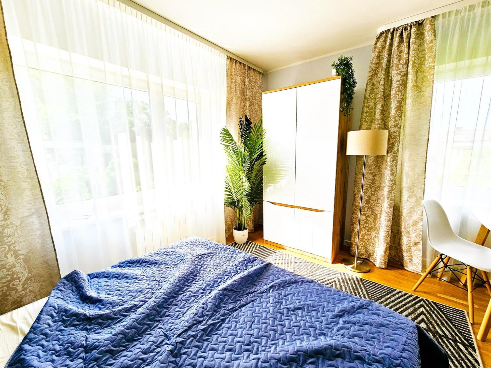 Cofy - Centrally Located, Quiet District, Air-conditioning, Free Parking, 24-7 Express Check-in-out, Close To Sea And Everything Need For Living!
