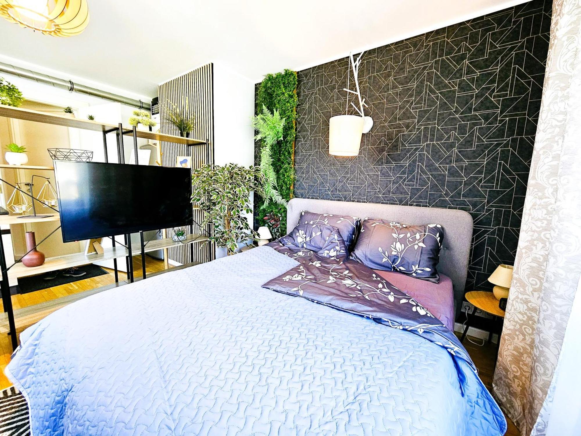 Appartamento Cofy - Centrally Located, Quiet District, Air-conditioning, Free Parking, 24-7 Express Check-in-out, Close To Sea And Everything Need For Living! *